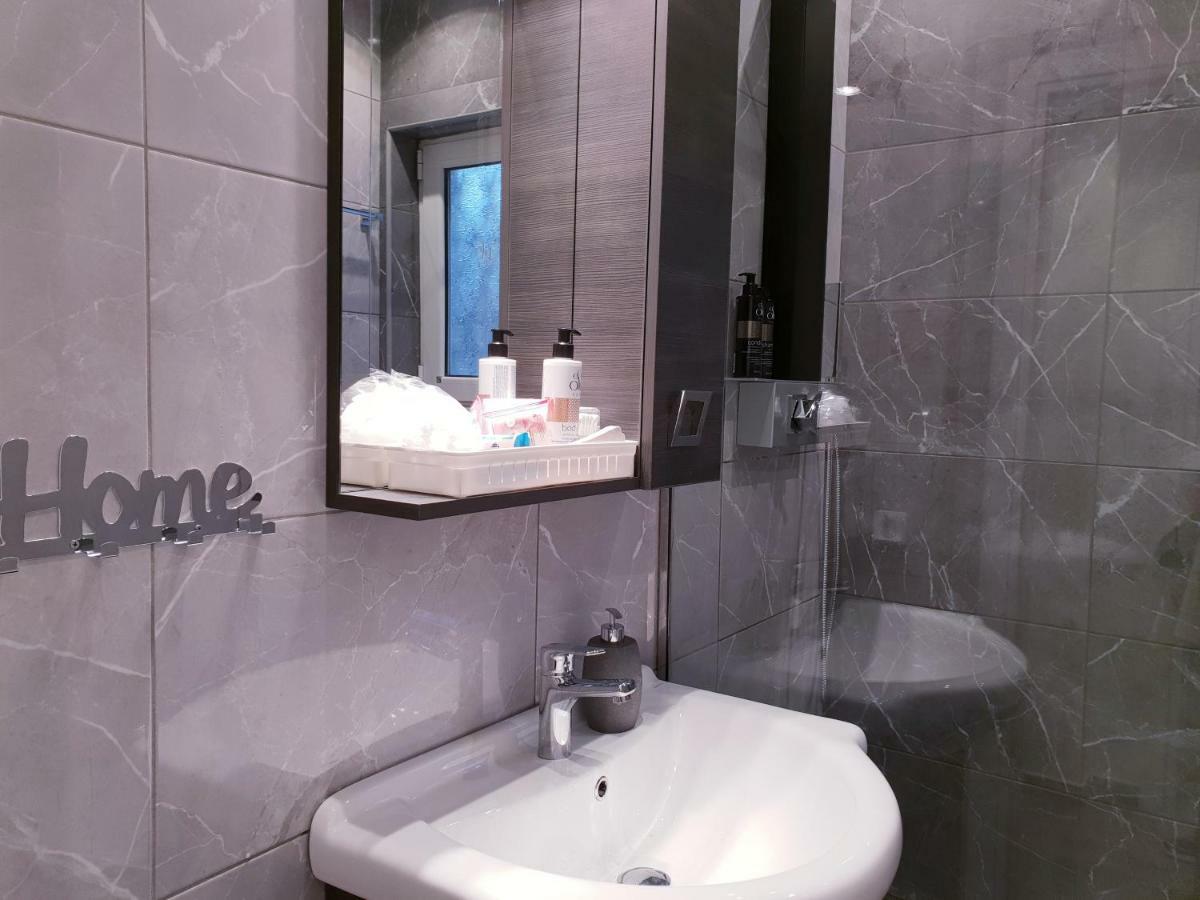 Beautiful Brand New Apartment Seaside Athens Exterior photo