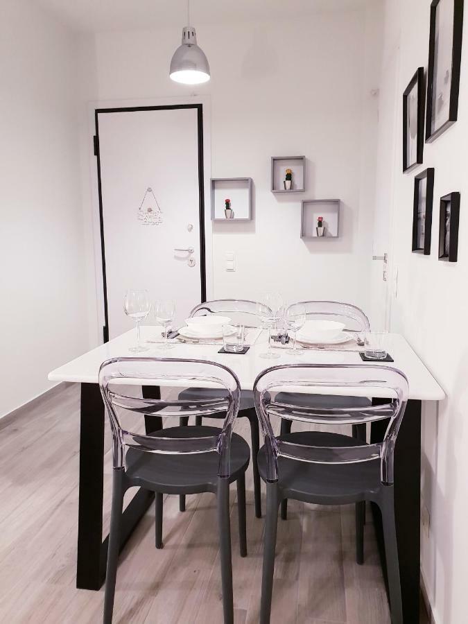 Beautiful Brand New Apartment Seaside Athens Exterior photo