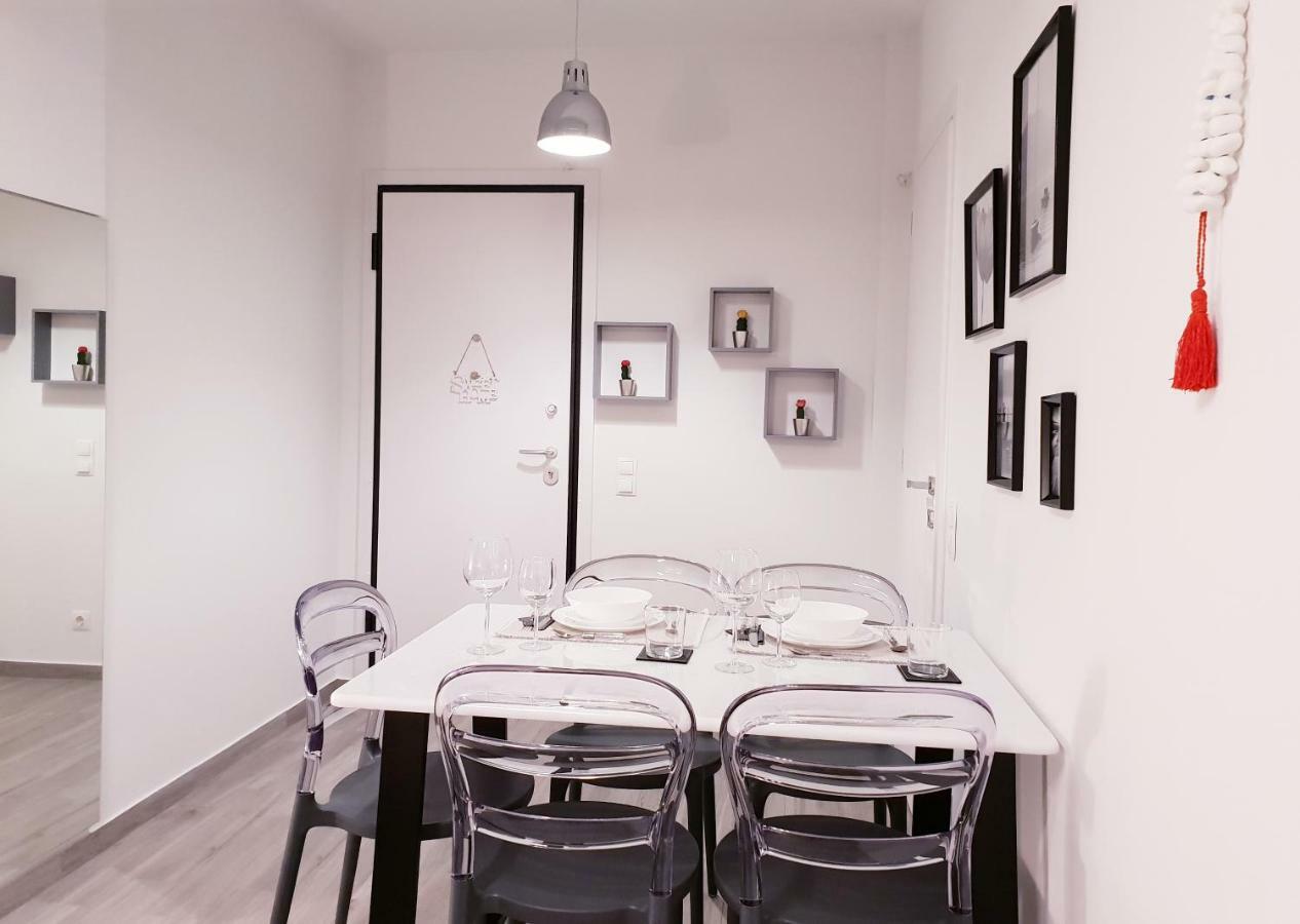 Beautiful Brand New Apartment Seaside Athens Exterior photo
